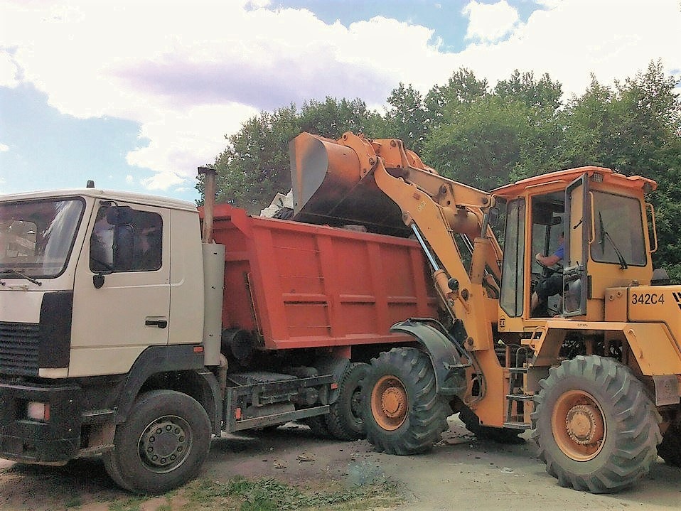 Вывоз мусора в Кировске с погрузкой